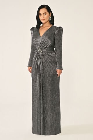 Uzun Kollu Vatkalı Broşlu Parlak Şifon Uzun Elbise