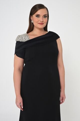 İşlemeli Omuz Saten Yaka Krep Uzun Elbise