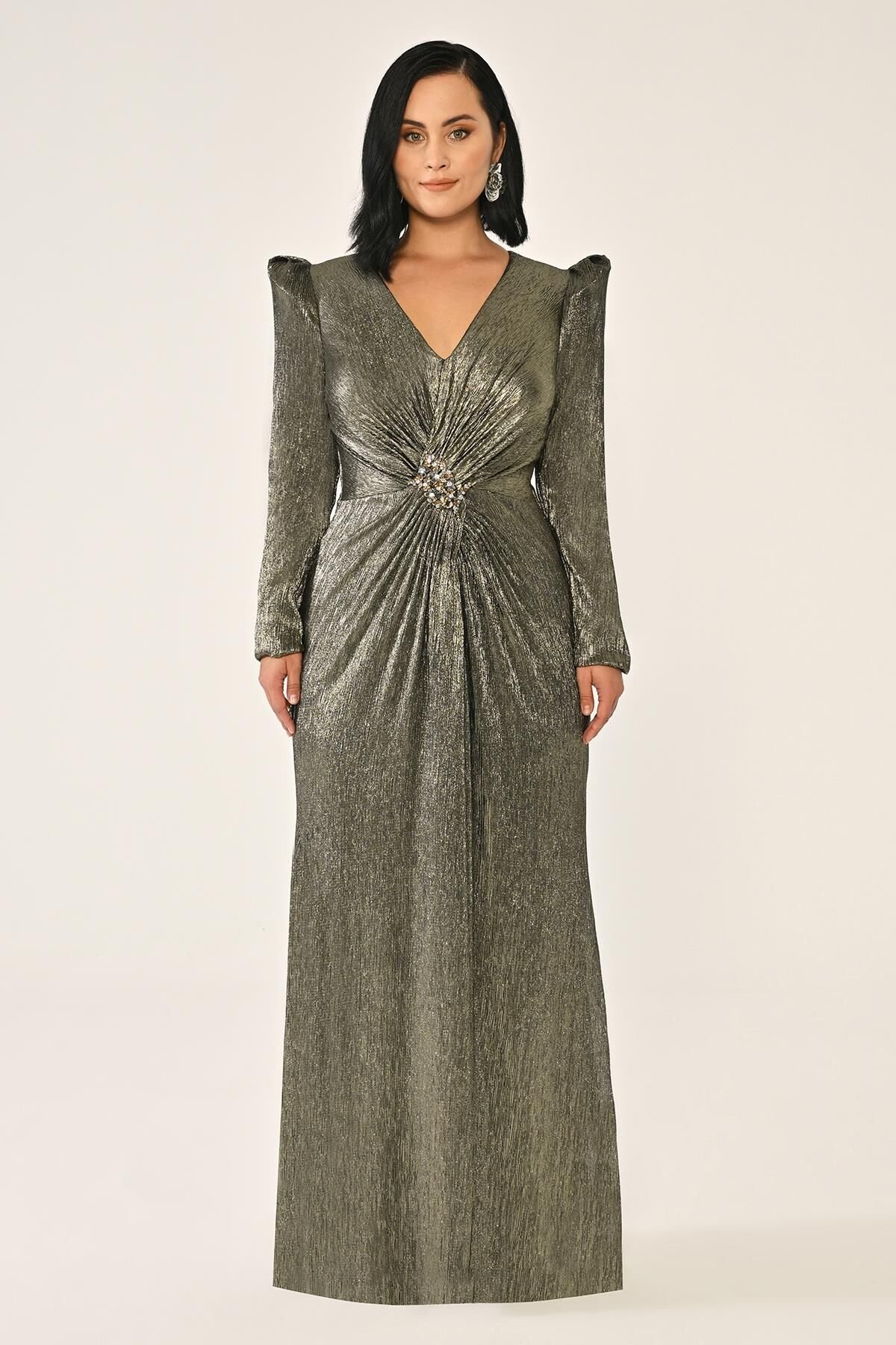 Uzun Kollu Vatkalı Broşlu Parlak Şifon Uzun Elbise SİYAH / ALTIN - 46