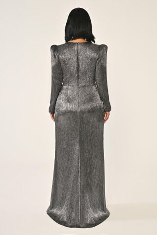 Uzun Kollu Vatkalı Broşlu Parlak Şifon Uzun Elbise SİYAH / GÜMÜŞ - 44
