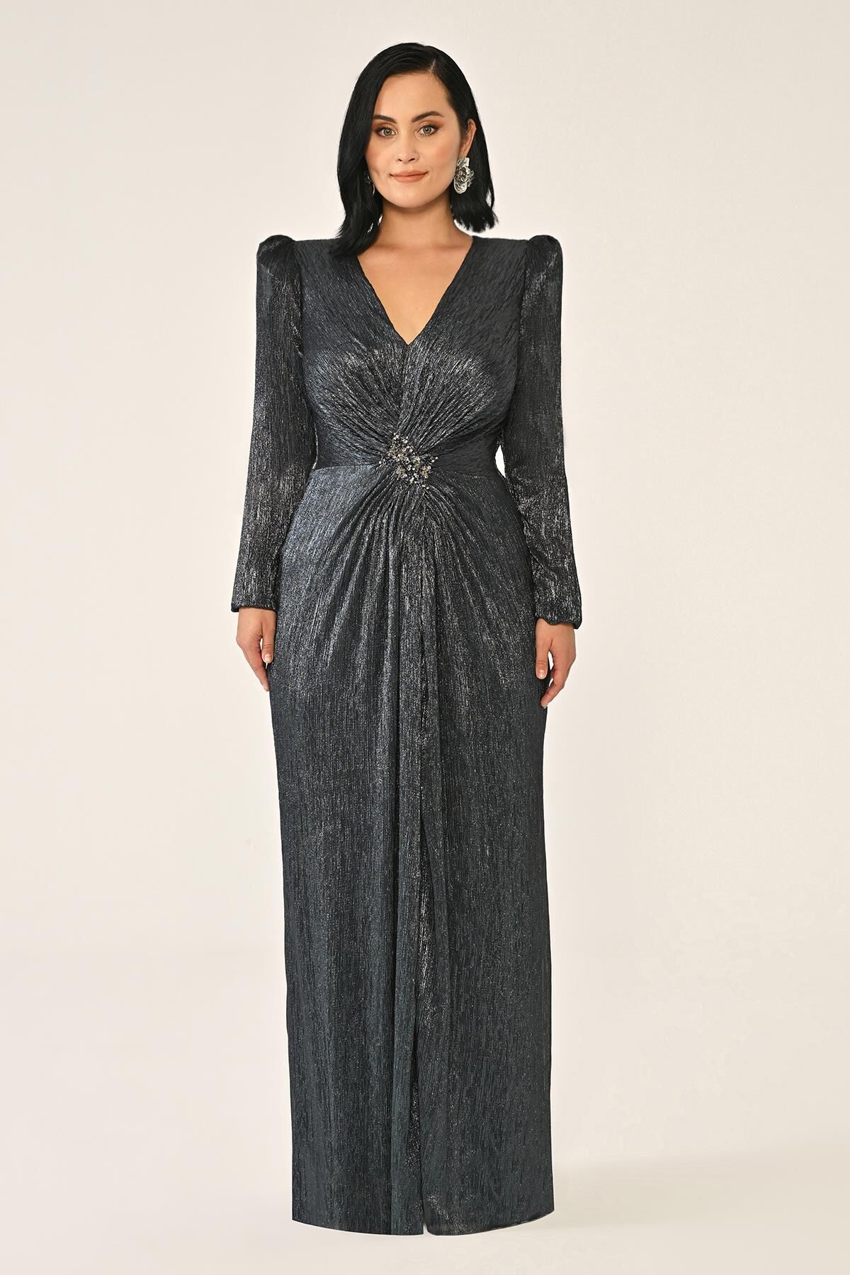 Uzun Kollu Vatkalı Broşlu Parlak Şifon Uzun Elbise SİYAH / MAVİ - 46