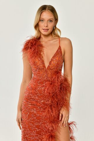 İp Askılı Sırt İp Askılı V Yaka Otriş Akesuarlı Pullu Kumaş Uzun Elbise KİREMİT - 40