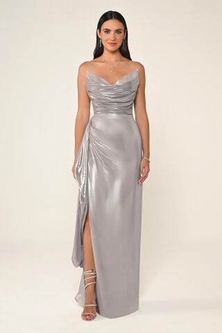 Straplez Parlak Kumaş Yandan Yırtmaçlı Uzun Elbise Gri - 40