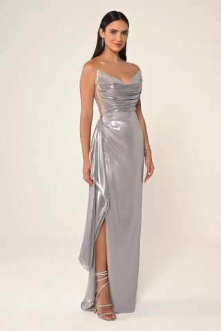 Straplez Parlak Kumaş Yandan Yırtmaçlı Uzun Elbise Gri - 40