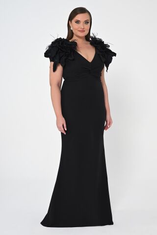 V Yaka Omıuzları Tüy Aksesuarlı Uzun Elbise Siyah - 38