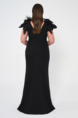 V Yaka Omıuzları Tüy Aksesuarlı Uzun Elbise Siyah - 38