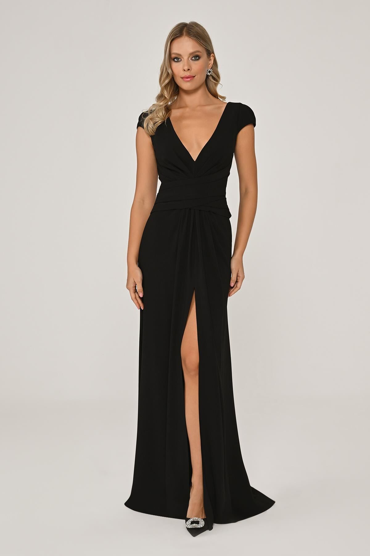 Derin V Yaka Önden Drapeli Kuyrukluı Krep Uzun Elbise Siyah - 42