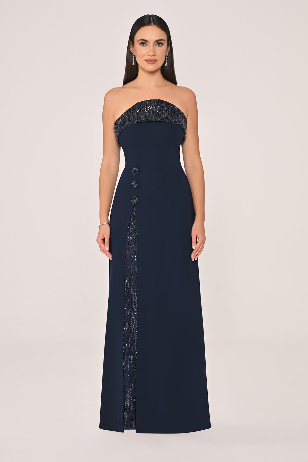 Straplez Göğsü ve Yırtmacı Payetli Krep Uzun Elbise Lacivert - 44