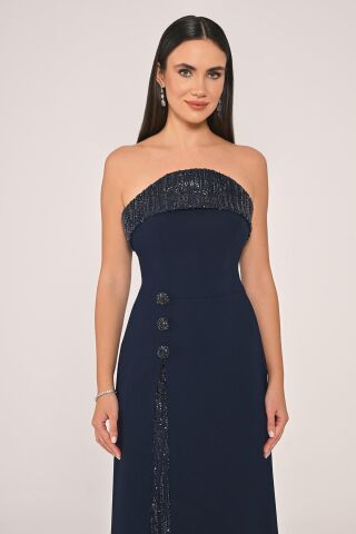 Straplez Göğsü ve Yırtmacı Payetli Krep Uzun Elbise Lacivert - 46