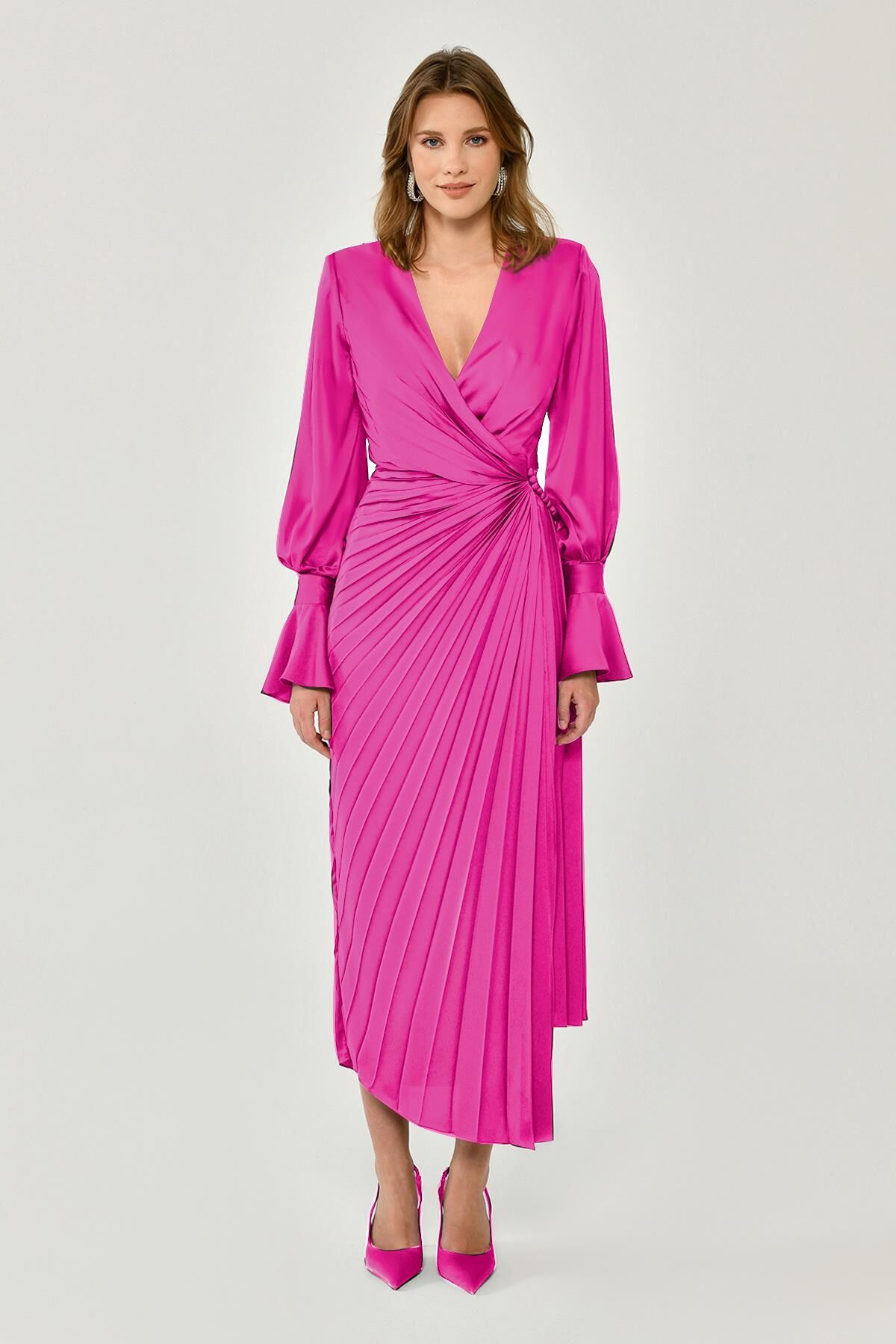 Uzun Kol V Yaka Pliseli Saten Midi Elbise Fuşya - 46
