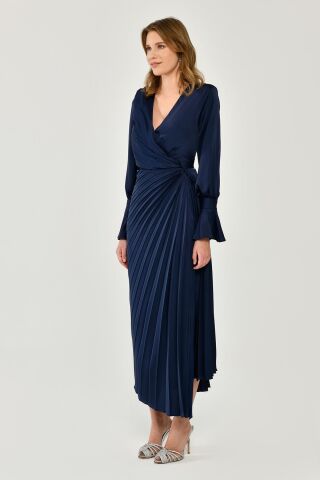 Uzun Kol V Yaka Pliseli Saten Midi Elbise Lacivert - 46
