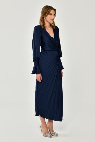 Uzun Kol V Yaka Pliseli Saten Midi Elbise Lacivert - 46
