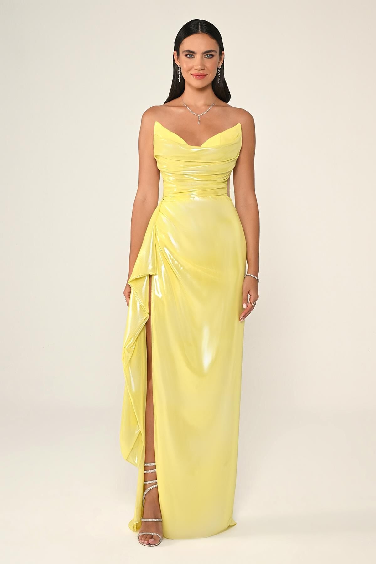 Straplez Parlak Kumaş Yandan Yırtmaçlı Uzun Elbise SARI - 44