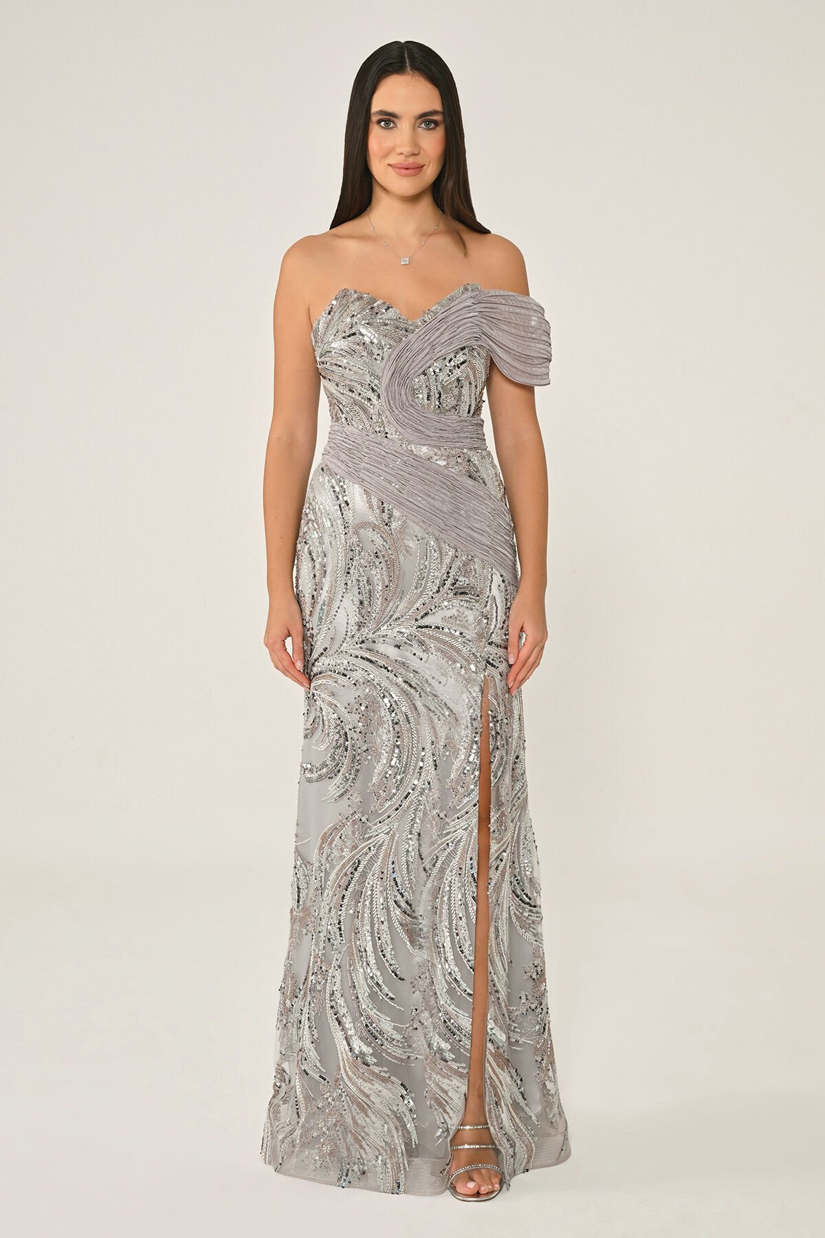 Tek Düşük Omuz Yandan Yırtmaçlı Payet Uzun Elbise