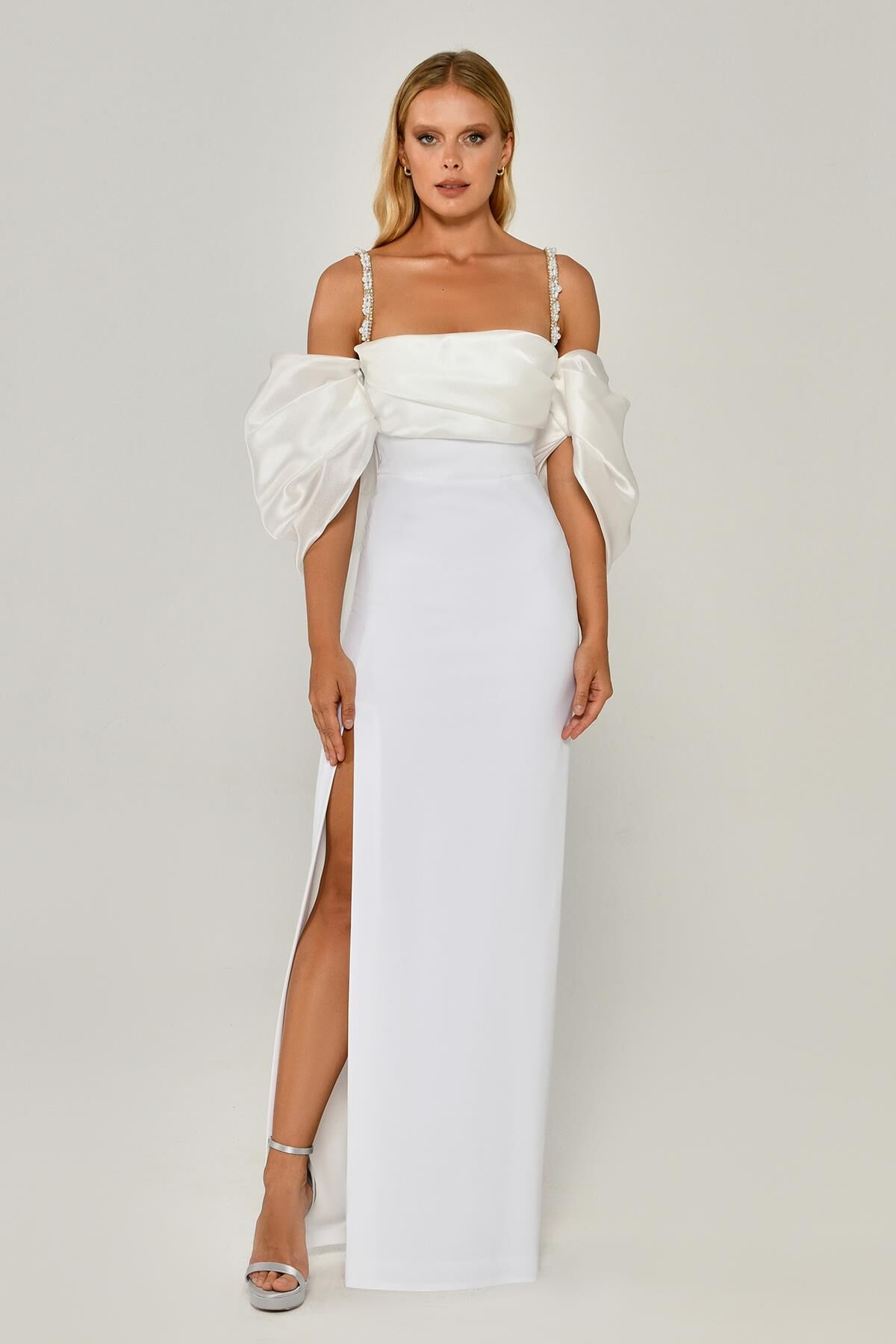 Askılı Düşük Balon Kol Yırtmaçlı Uzun Elbise Beyaz - 46