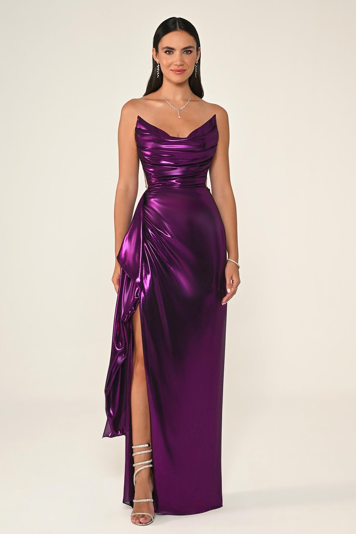 Straplez Parlak Kumaş Yandan Yırtmaçlı Uzun Elbise SİYAH / EFLATUN - 42