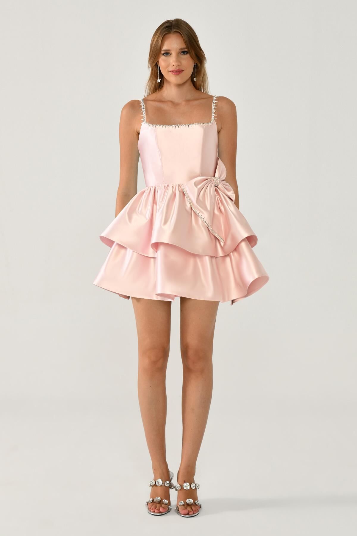 Askılı Şerit Taş Aksesuarlı Fiyonklu Tafta Kısa Elbise Pudra - 36