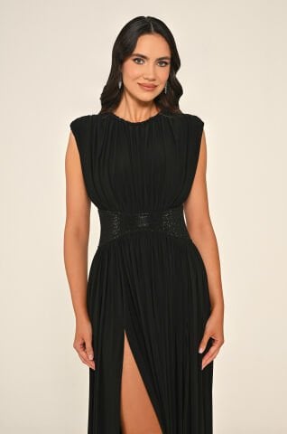 Vatkalı Beli Taşlı Yırtmaçlı Uzun Elbise