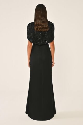 Omzu Çiçek Aksesuarlı Payet Şal Krep Uzun Elbise