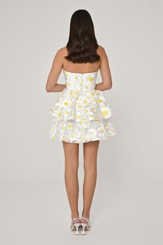 Straplez 3 Boyut Çiçek Aksesuarlı Kısa Elbise Beyaz - 36