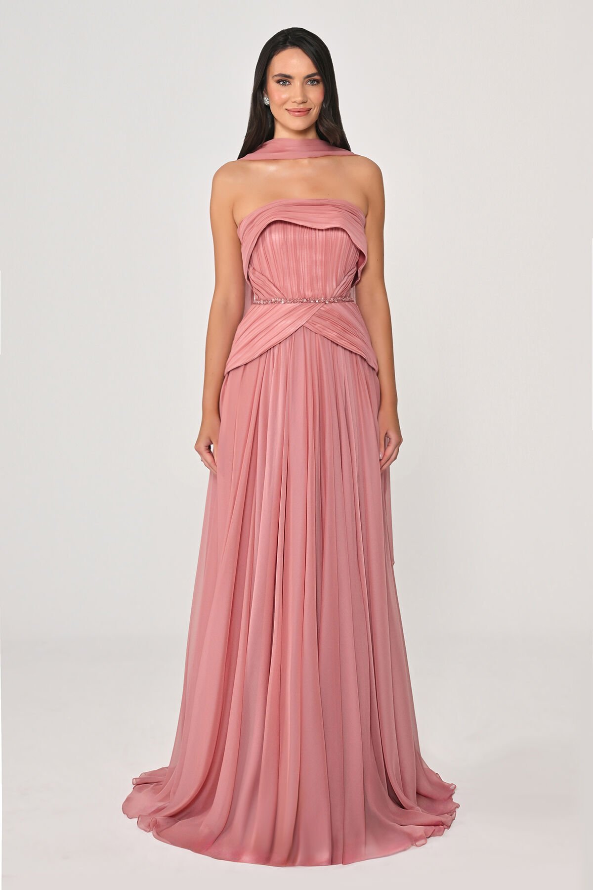 Straplez Şallı Piliseli Şifon Uzun Elbise Pudra - 44