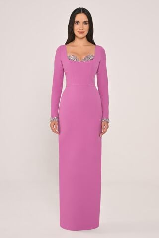Göğüs ve Kolu işlemeli Dar Kesim Krep Uzun Elbise