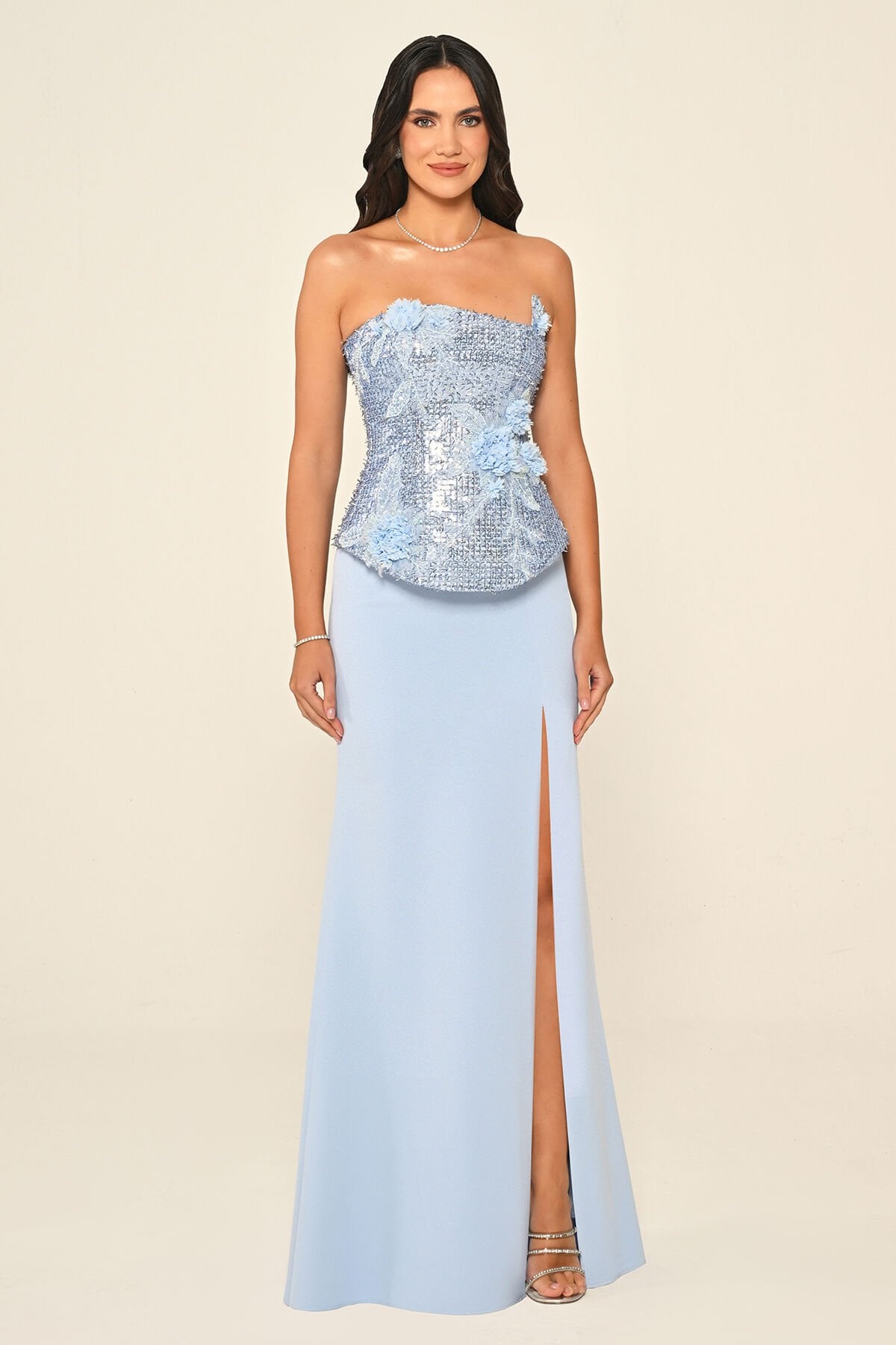 Straplez Üst Payetli Asimetrik Kesim Krep Uzun Elbise