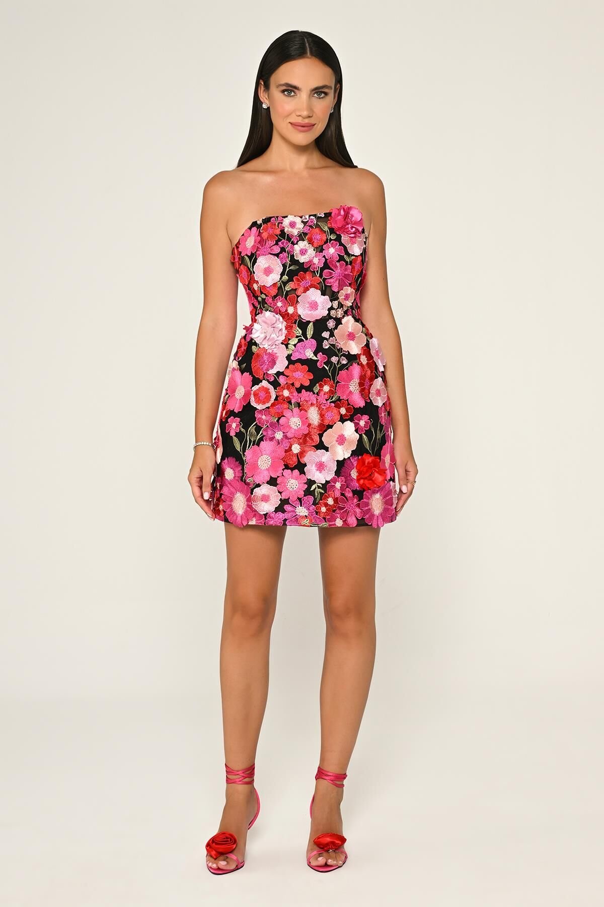 Straplez 3 Boyut Çiçek Aksesuarlı Kısa Elbise SİYAH / FUŞYA - 40