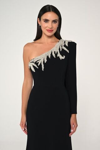 Tek Kollu Taşlı Krep Uzun Elbise