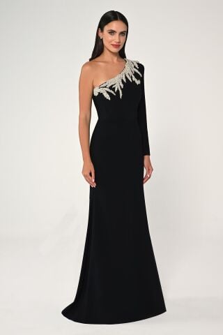 Tek Kollu Taşlı Krep Uzun Elbise