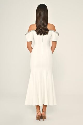 Yakası Taşlı Düşük Kol Krep Midi Elbise Beyaz - 44