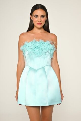 Straplez Üst Çiçek Aksesuarlı Mat Saten Kısa Elbise MİNT - 42