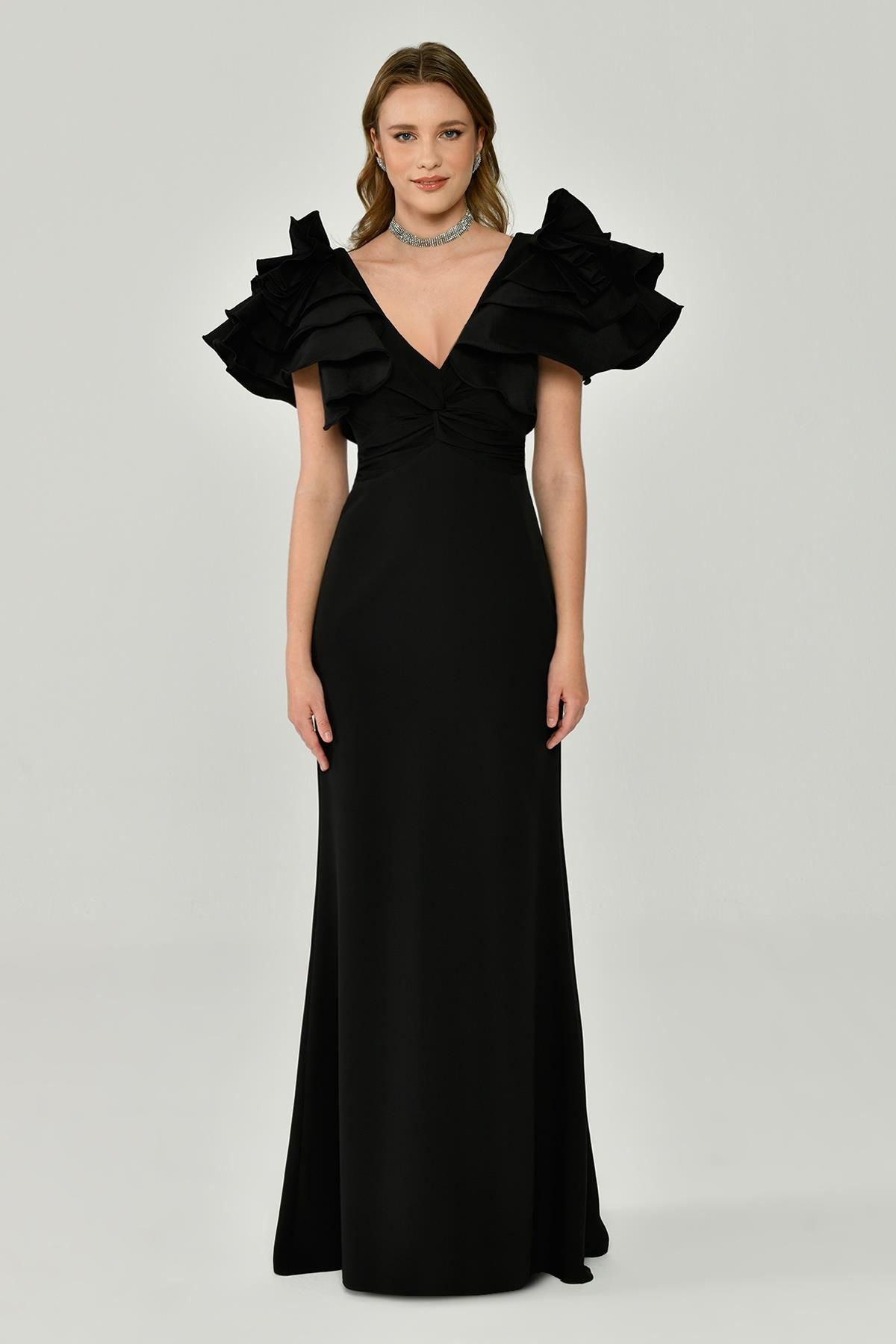 Volanlı Omuz V Yaka Krep Uzun Elbise Siyah - 42