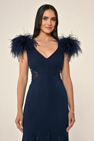 Omuzları Otrişli Bel Sırt ve Eteği Payetli Örme Kumaş Uzun Elbise