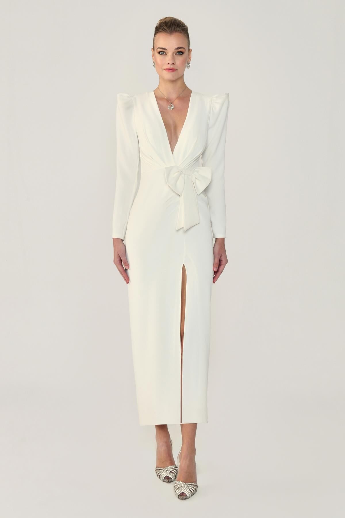 V Yaka Uzun Kollu Yırtmaçlı Uzun Elbise Beyaz - 42