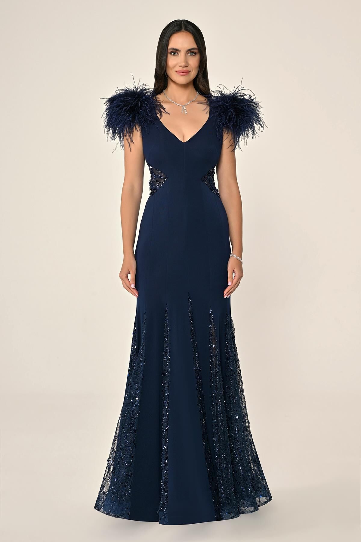 Omuzları Otrişli Bel Sırt ve Eteği Payetli Örme Kumaş Uzun Elbise Lacivert - 42