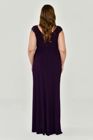 V Yaka Kısa Kollu Beli Aksesuarlı Yırtmaçlı Uzun Elbise Mürdüm - 46