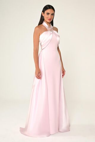 Boyundan Geçmeli Çiçek Aksesuarlı Uzun Elbise Pembe - 44