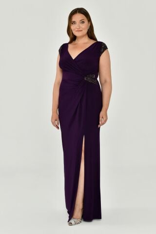 V Yaka Kısa Kollu Beli Aksesuarlı Yırtmaçlı Uzun Elbise Mürdüm - 48