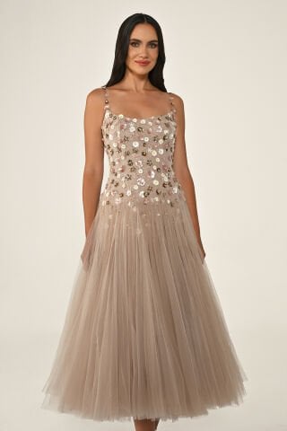 Askılı Üst Payet 3 Boyut Çiçek Aksesuarlı Tül Midi Elbise