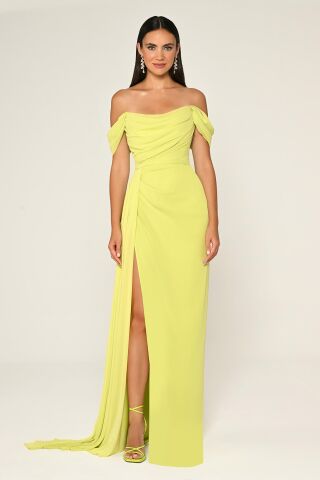 Schulterfreies, langes Chiffonkleid mit Seitenschlitz