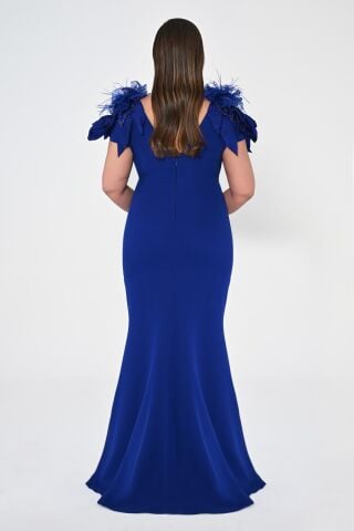 V Yaka Omıuzları Tüy Aksesuarlı Uzun Elbise SAKS - 48