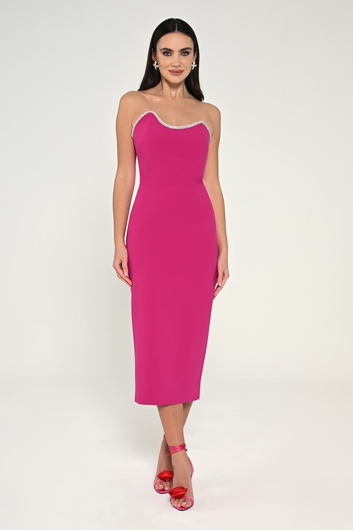 Straplez Şerit Aksesuarlı Krep Midi Elbise Fuşya - 46