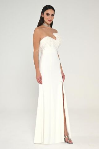 Straplez Üst Tüylü Asimetrik Kesim Krep Uzun Elbise Beyaz - 40