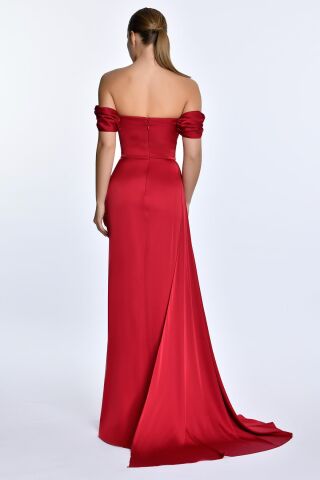 Düşük Omuz Yandan Yırtmaçlı Saten Uzun Elbise Bordo - 38