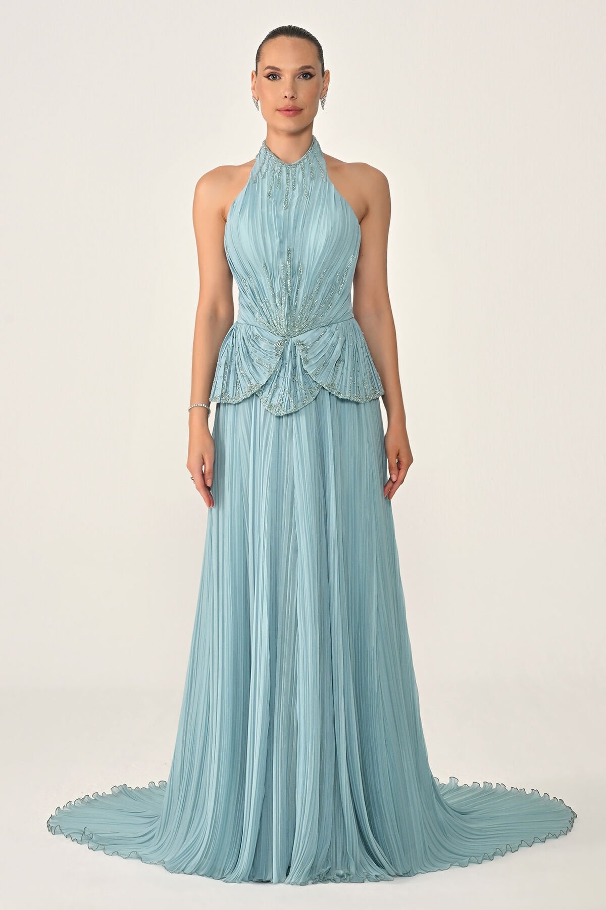 Halter Yaka Sırt Dekolteli Taşlı Piliseli Şifon Uzun Elbise