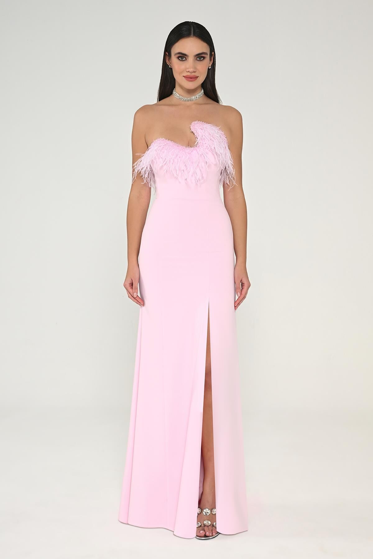 Straplez Üst Tüylü Asimetrik Kesim Krep Uzun Elbise Pembe - 40