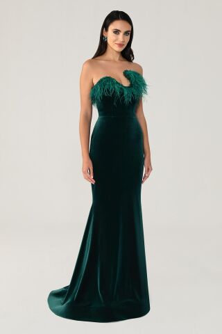 Straplez Üstü Tüylü Asimetrik Kesim  Kadife Uzun Elbise ZÜMRÜT - 40