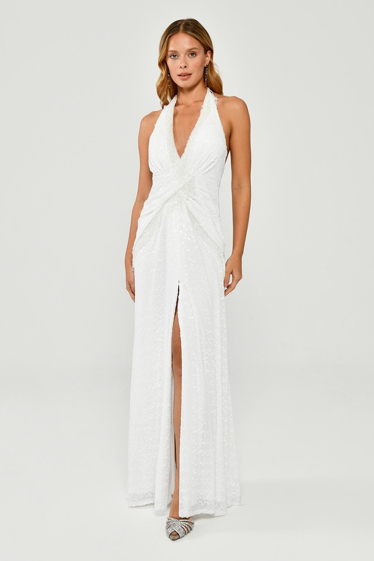 Boyundan Bağlamalı Sırt Dekolteli Saçak Aksesuarlı Payet Uzun Elbise Beyaz - 38