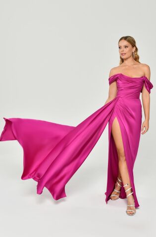 Düşük Omuz Yandan Yırtmaçlı Saten Uzun Elbise Fuşya - 44
